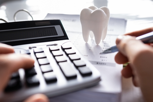 Costo de Implantes Dentales en Syracuse, NY | Financiamiento Dental